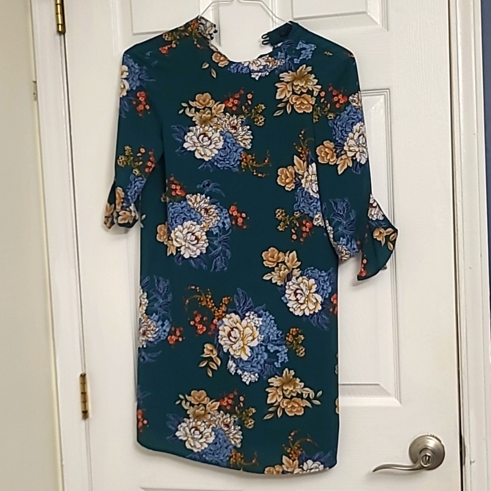 BeBop Dark green long-sleeve floral dress